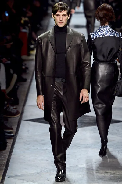 Look 8